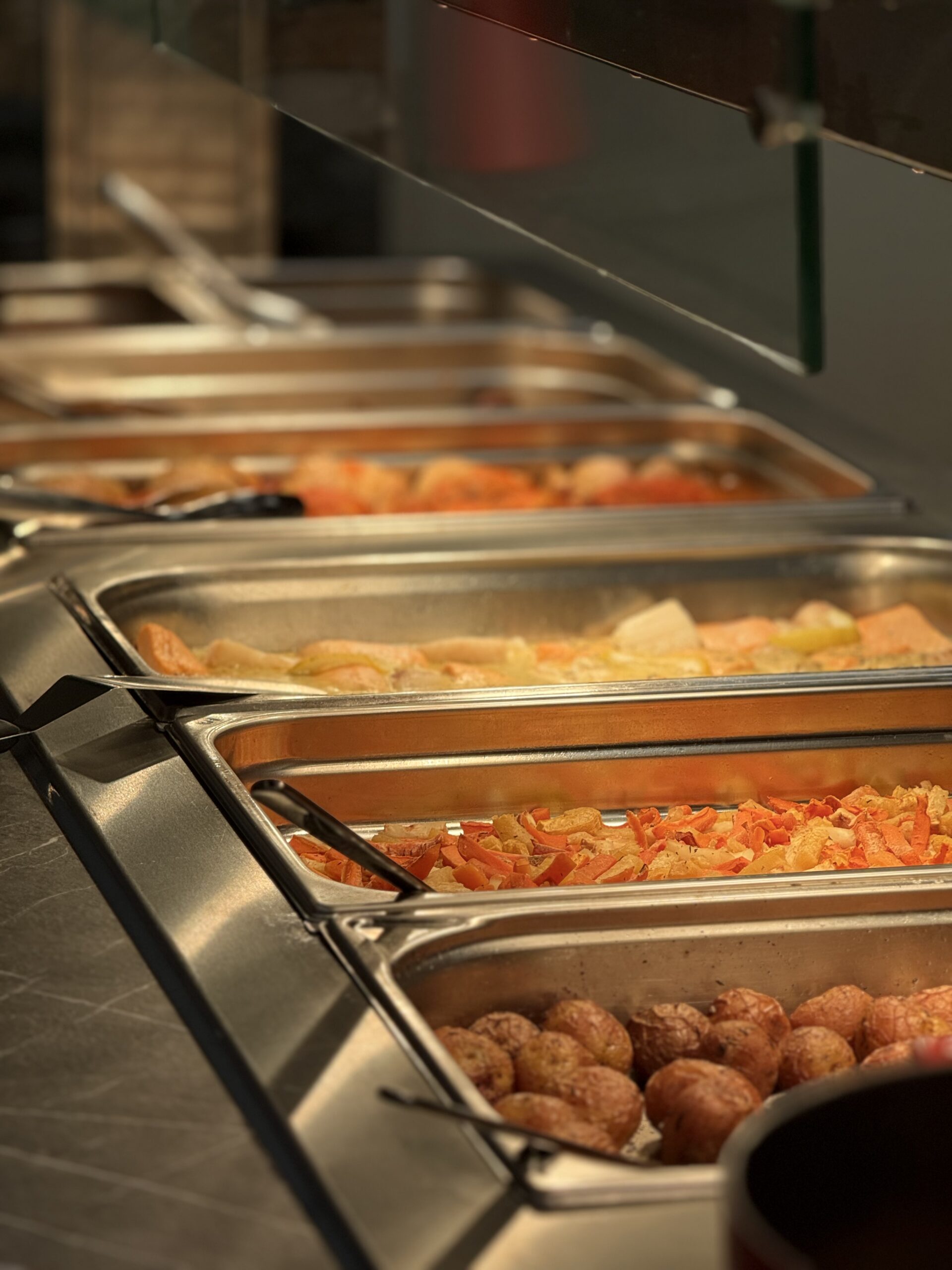 Prøv Mikkelbuffet- vår eigne middagsbuffet